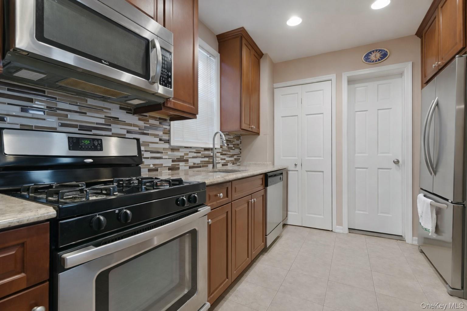 #6 photo, 148 Beach 93rd Street, কুইন্‌স Rockaway Beach , NY 11693