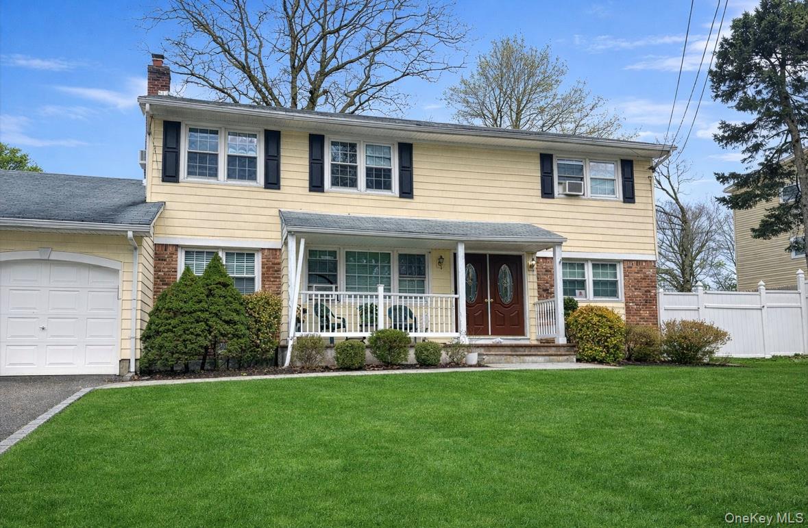 #1 photo, 14 Upland Drive, সাফোক কাউন্টি East Northport , NY 11731