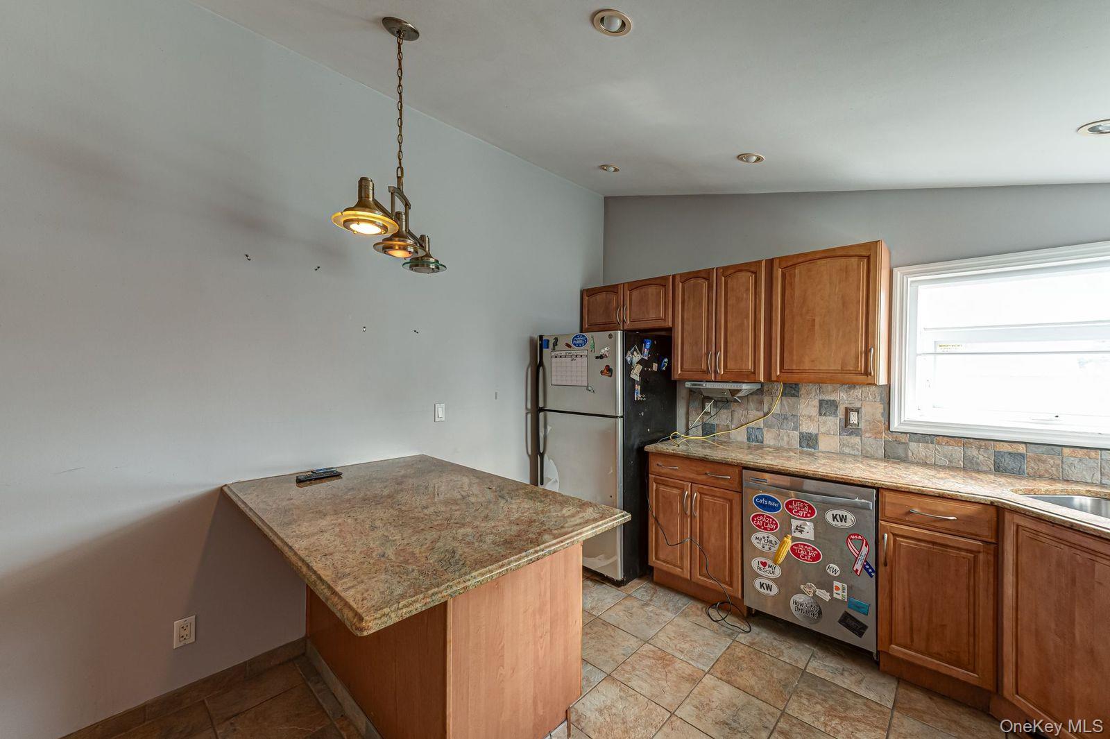 #5 photo, 11 Lawrence Road, সাফোক কাউন্টি Deer Park , NY 11729