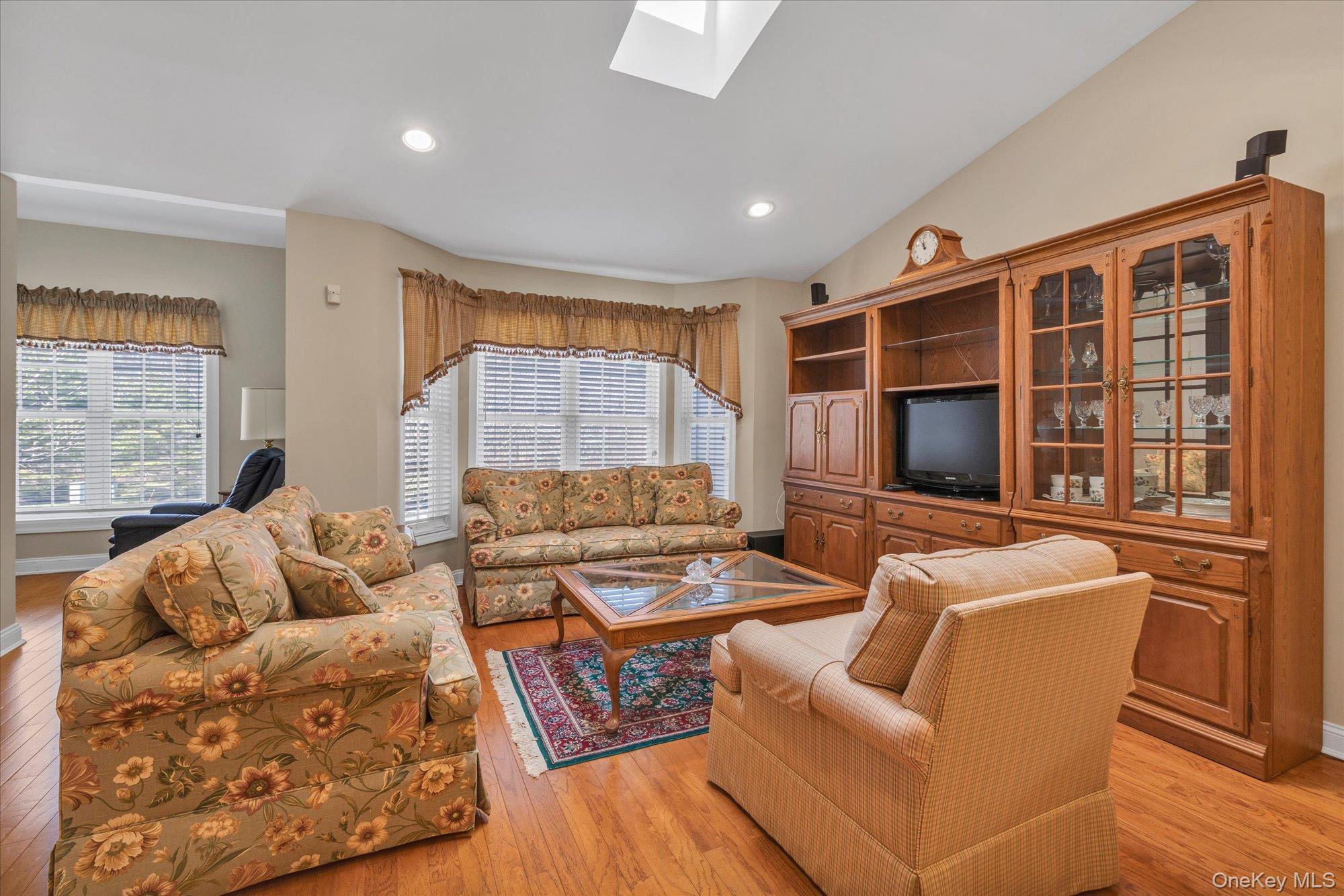 #4 photo, 928 Altessa Boulevard, সাফোক কাউন্টি Melville , NY 11747