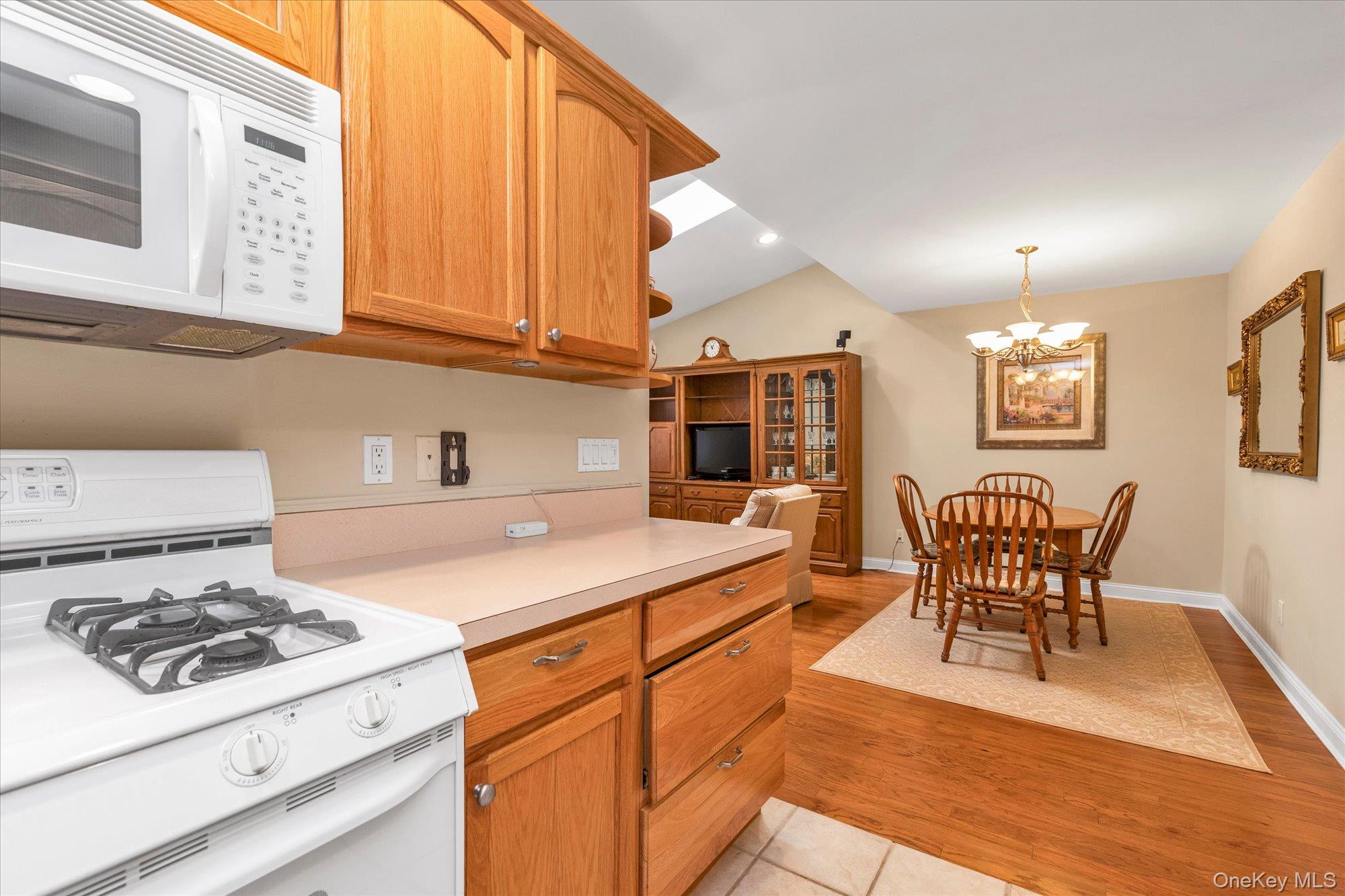 #8 photo, 928 Altessa Boulevard, সাফোক কাউন্টি Melville , NY 11747