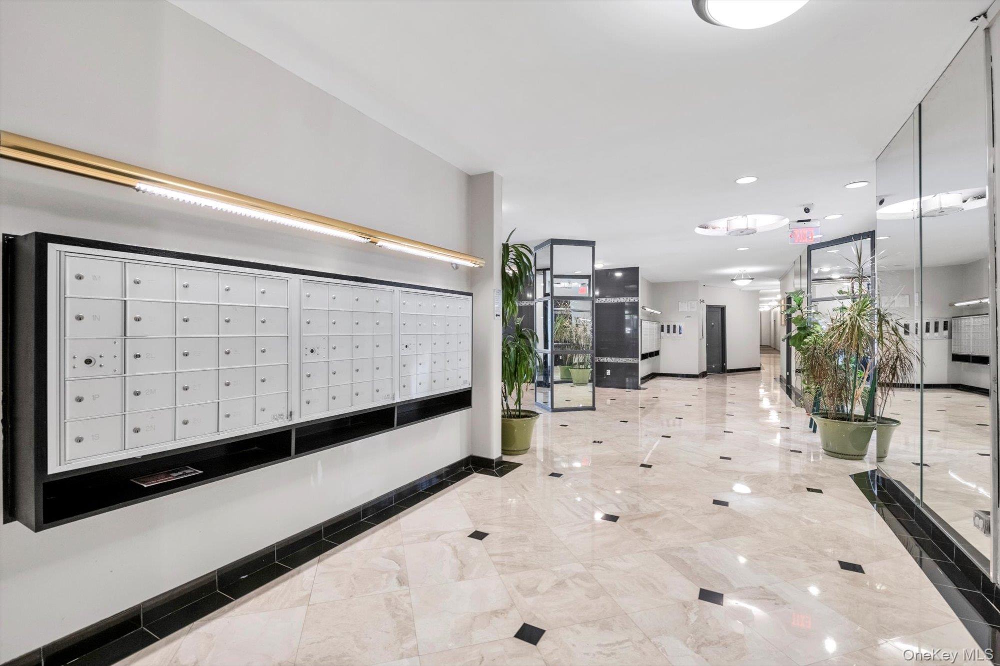 #14 photo, 67-30 Clyde Street, কুইন্‌স Forest Hills , NY 11375