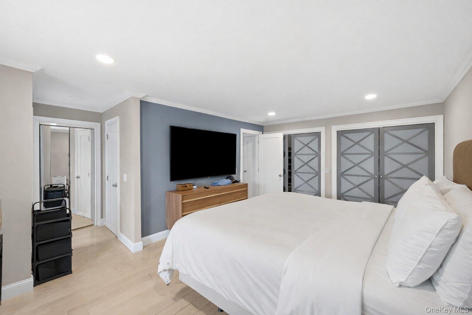 #12 photo, 63 Acorn Ponds Drive, নাসাউ কাউন্টি Roslyn , NY 11576