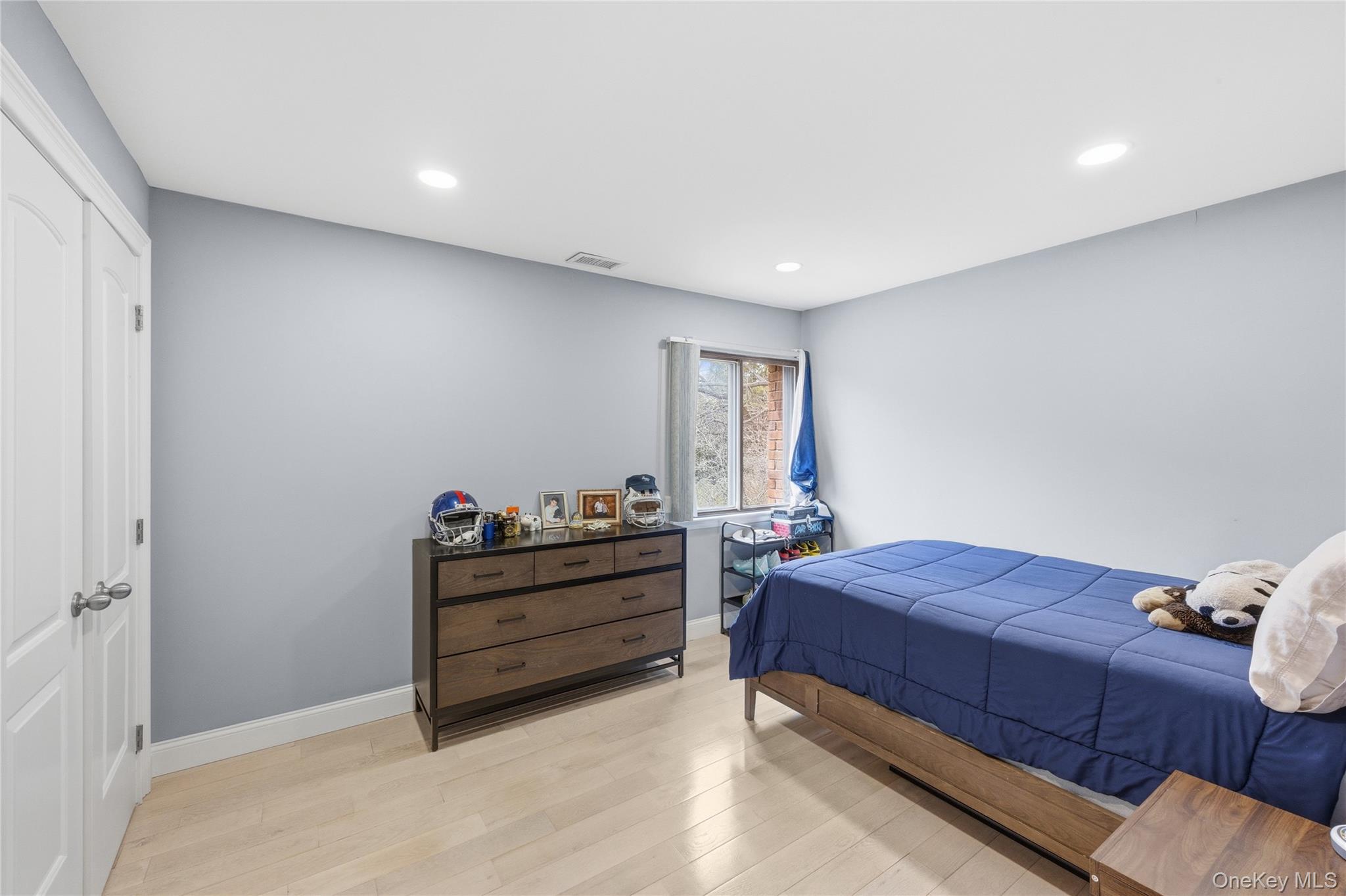 #14 photo, 63 Acorn Ponds Drive, নাসাউ কাউন্টি Roslyn , NY 11576