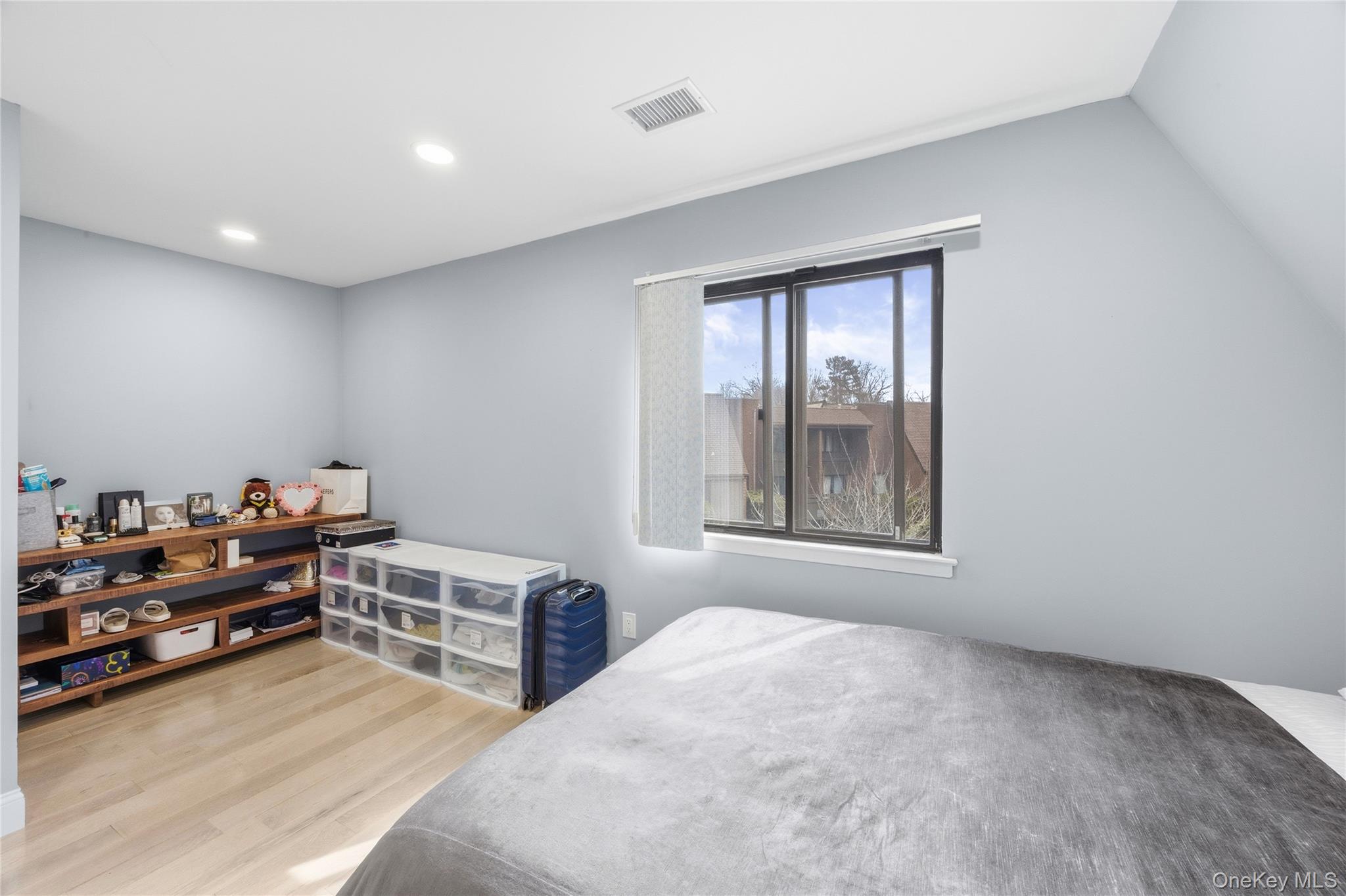 #17 photo, 63 Acorn Ponds Drive, নাসাউ কাউন্টি Roslyn , NY 11576