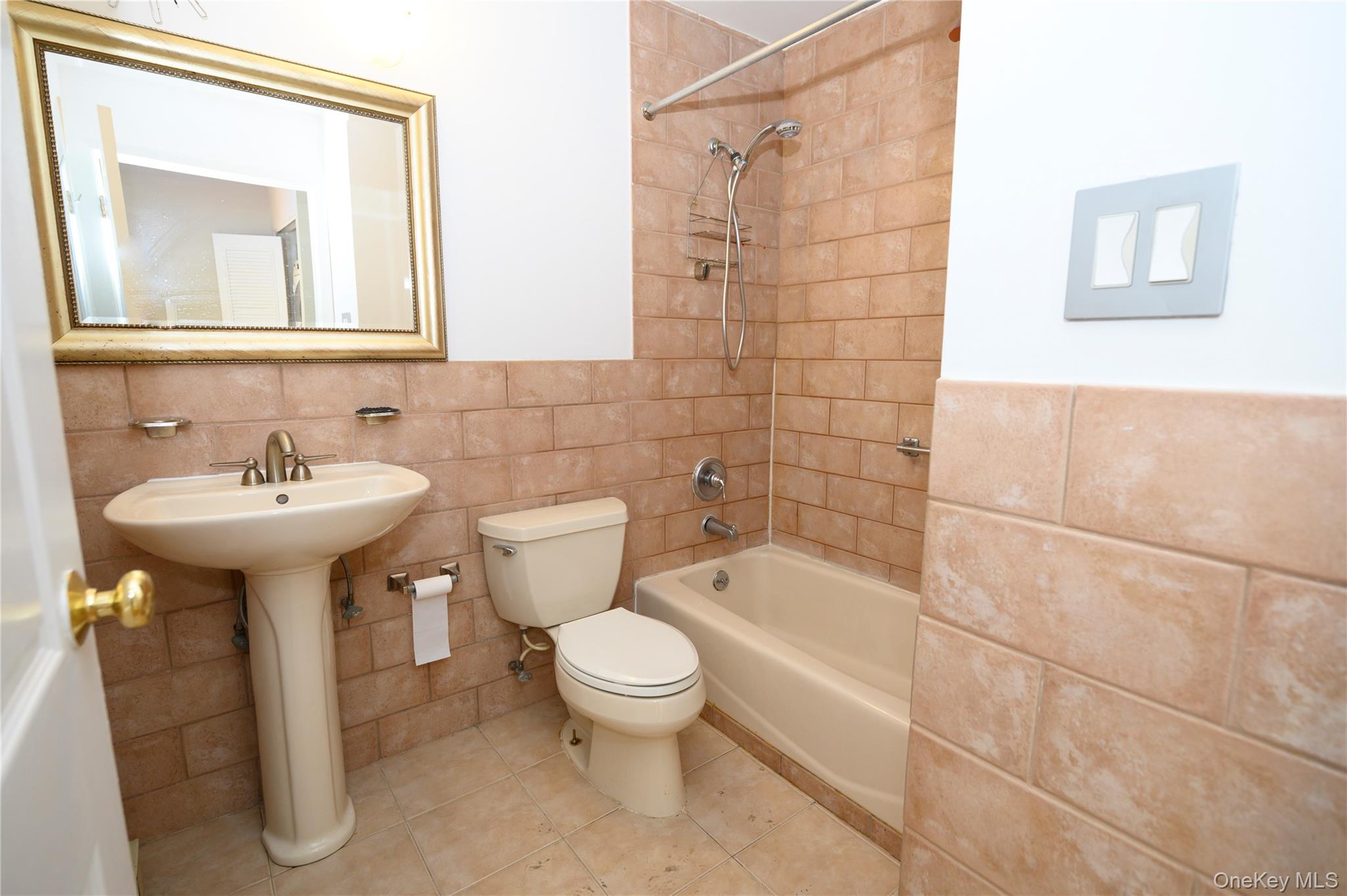 #10 photo, 7124 164th Street, Fresh Meadows , NY 11365