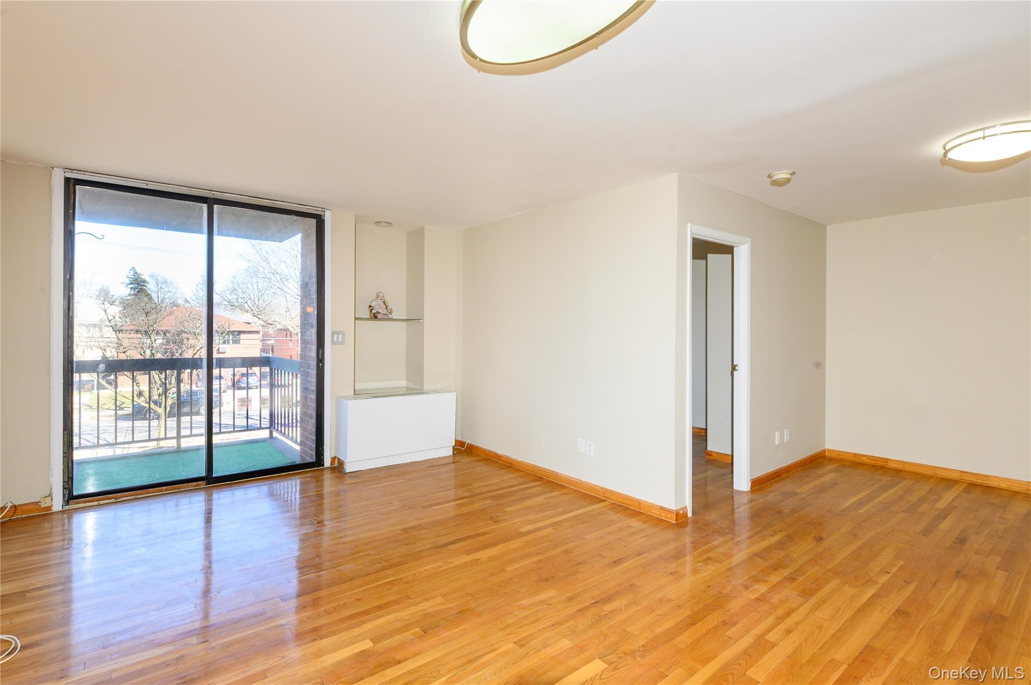 #5 photo, 7124 164th Street, Fresh Meadows , NY 11365