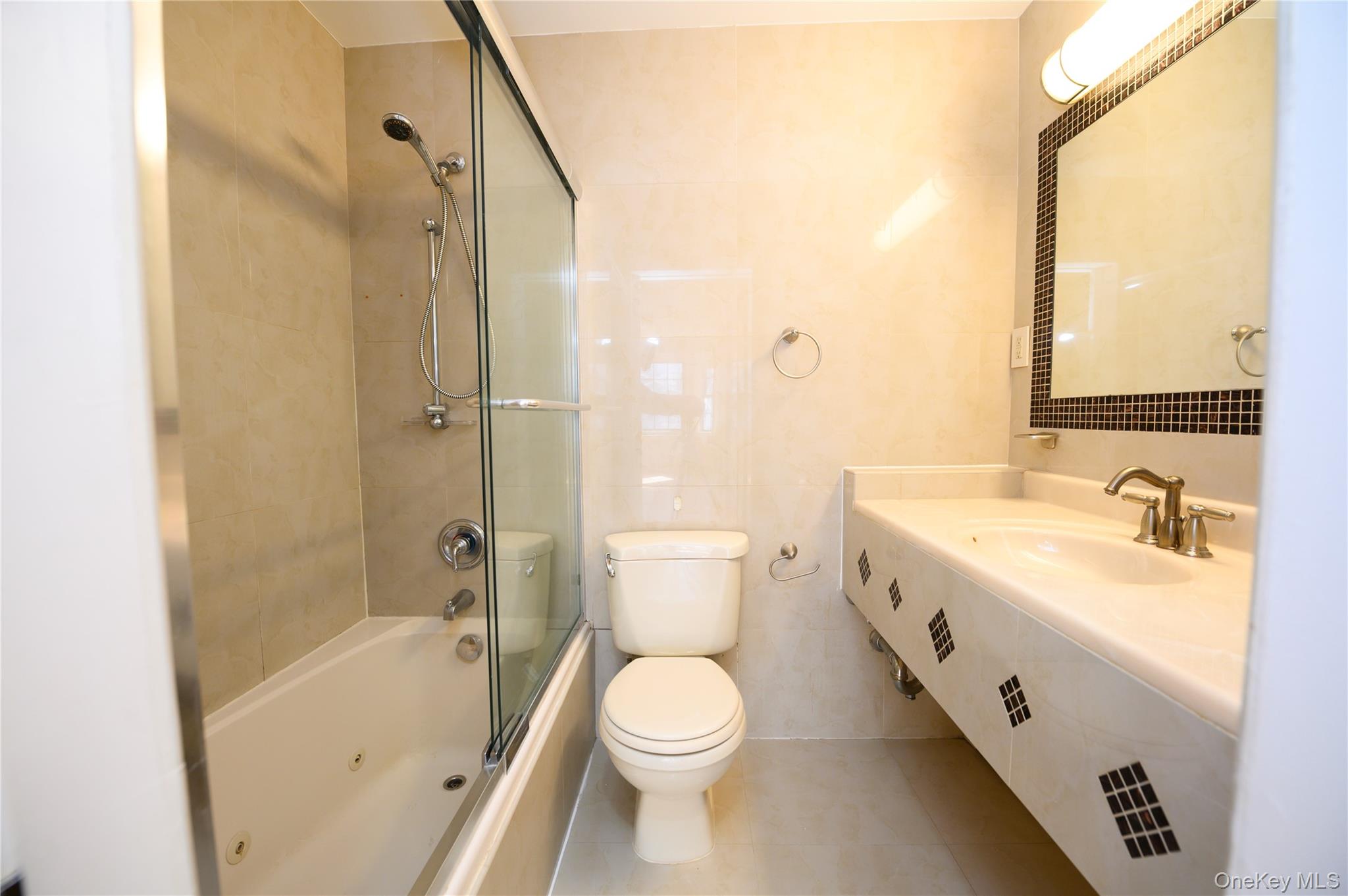 #7 photo, 7124 164th Street, Fresh Meadows , NY 11365