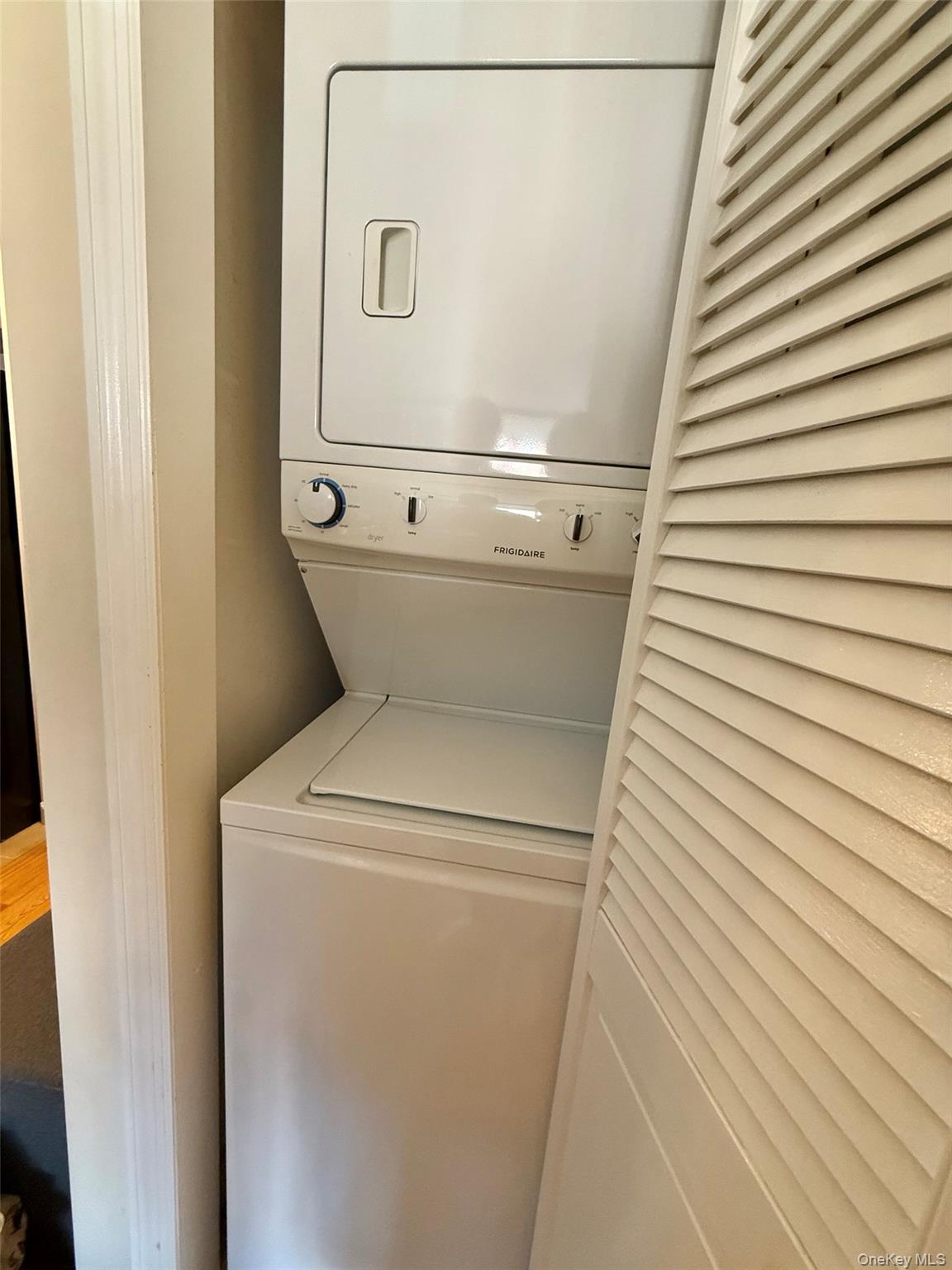 #12 photo, 63-14 Queens Boulevard, Woodside , NY 11377