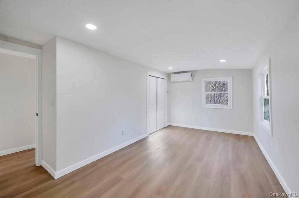 #12 photo, 27 Landscape Drive, সাফোক কাউন্টি Wheatley Heights , NY 11798