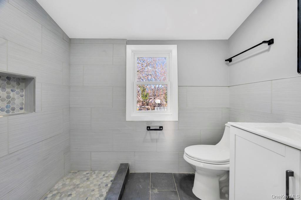 #13 photo, 27 Landscape Drive, সাফোক কাউন্টি Wheatley Heights , NY 11798