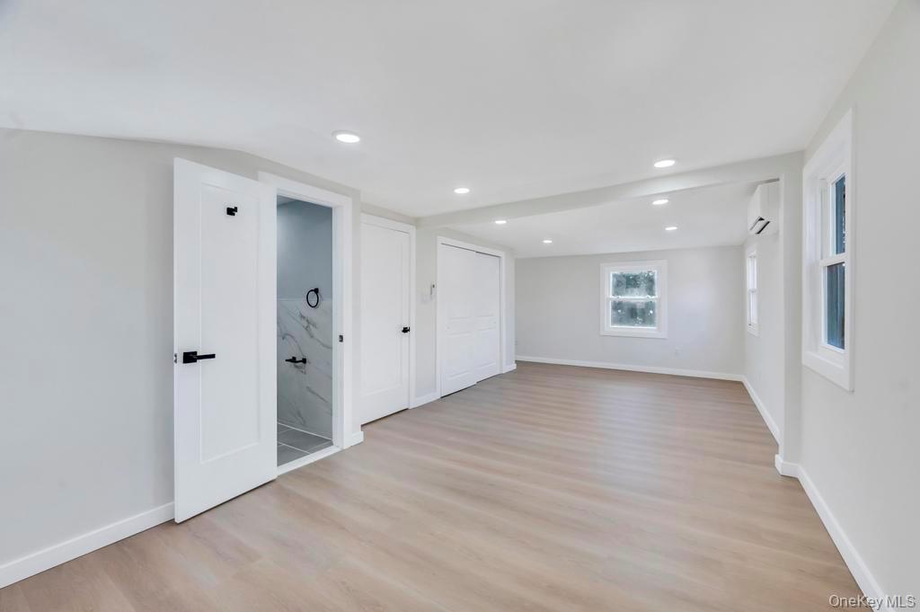 #16 photo, 27 Landscape Drive, সাফোক কাউন্টি Wheatley Heights , NY 11798