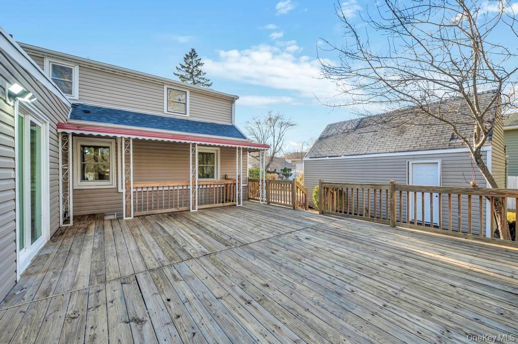 #19 photo, 27 Landscape Drive, সাফোক কাউন্টি Wheatley Heights , NY 11798