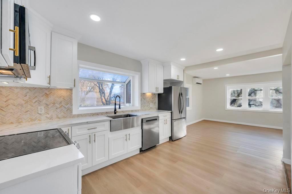 #7 photo, 27 Landscape Drive, সাফোক কাউন্টি Wheatley Heights , NY 11798