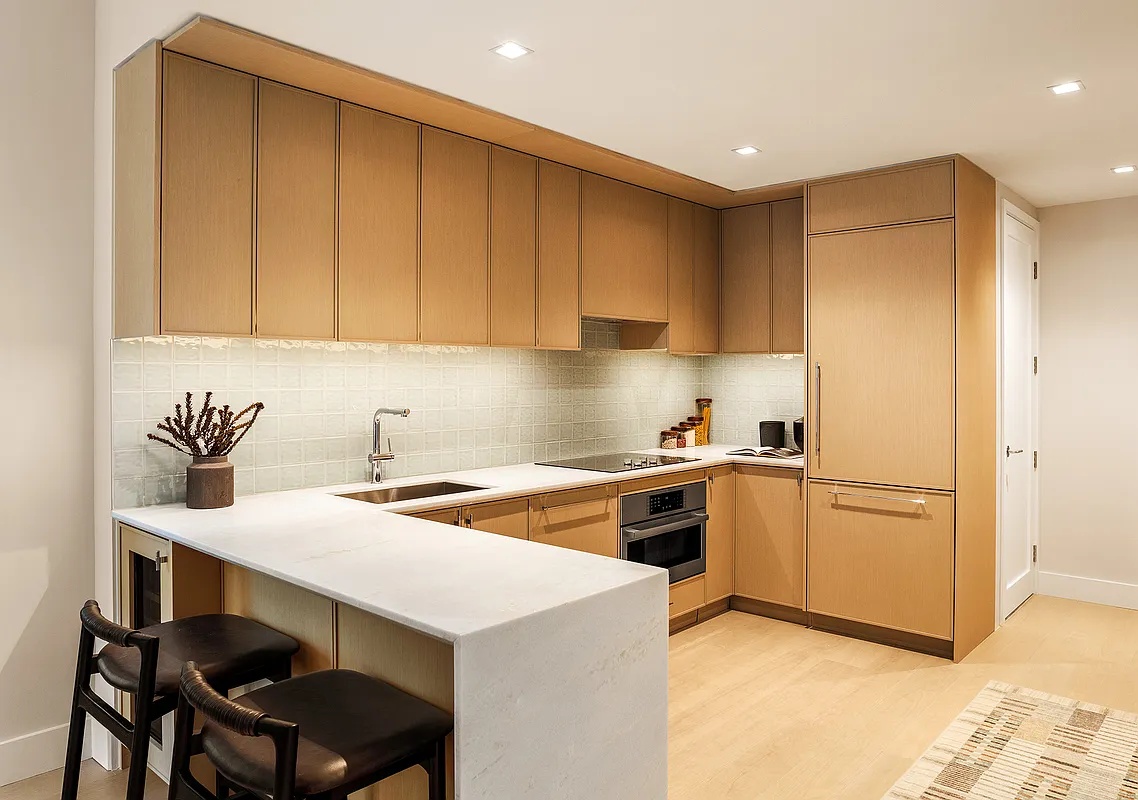 #3 photo, 24-01 Queens Plaza N, Long Island City , NY 11101