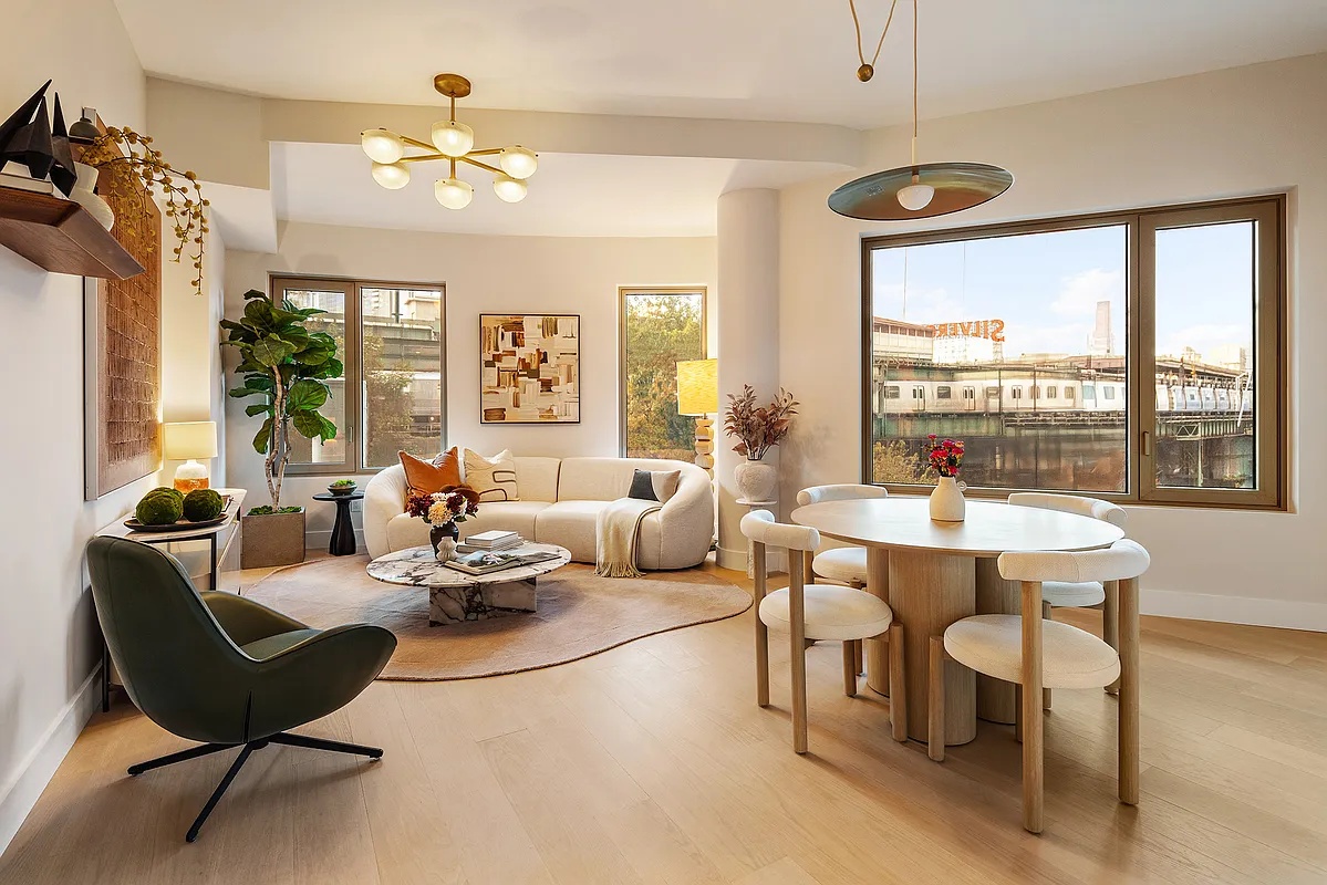 #4 photo, 24-01 Queens Plaza N, Long Island City , NY 11101