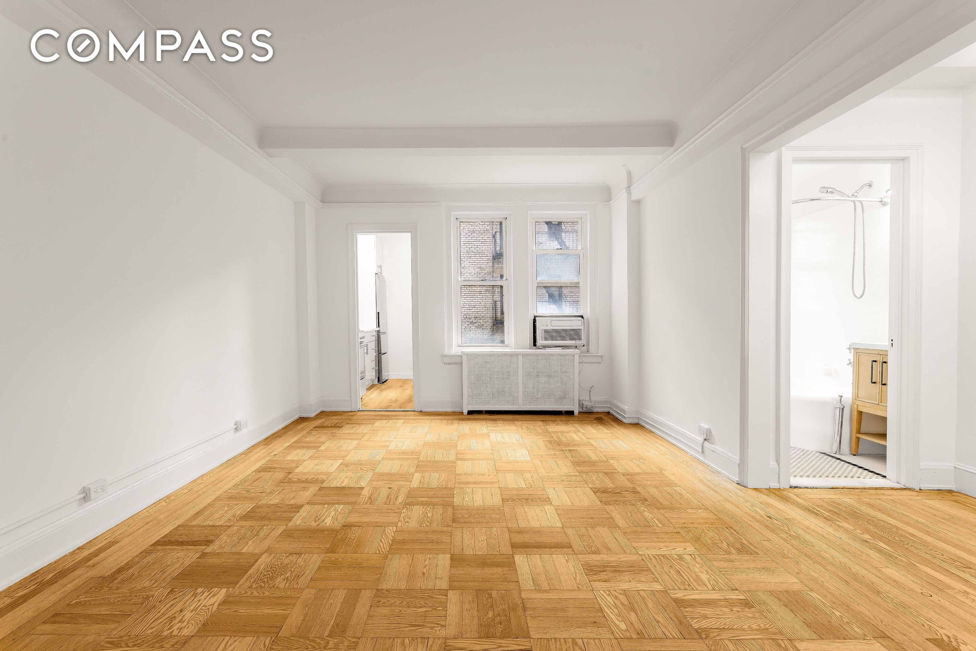 #1 photo, 205 E 69th Street, ম্যানহাটন Lenox Hill , NY 10021