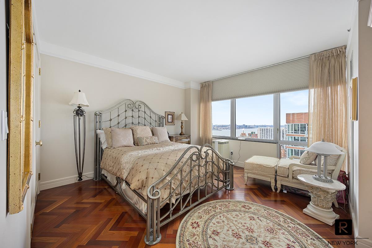 #6 photo, 10 Little West Street, Battery Park City , NY 10004