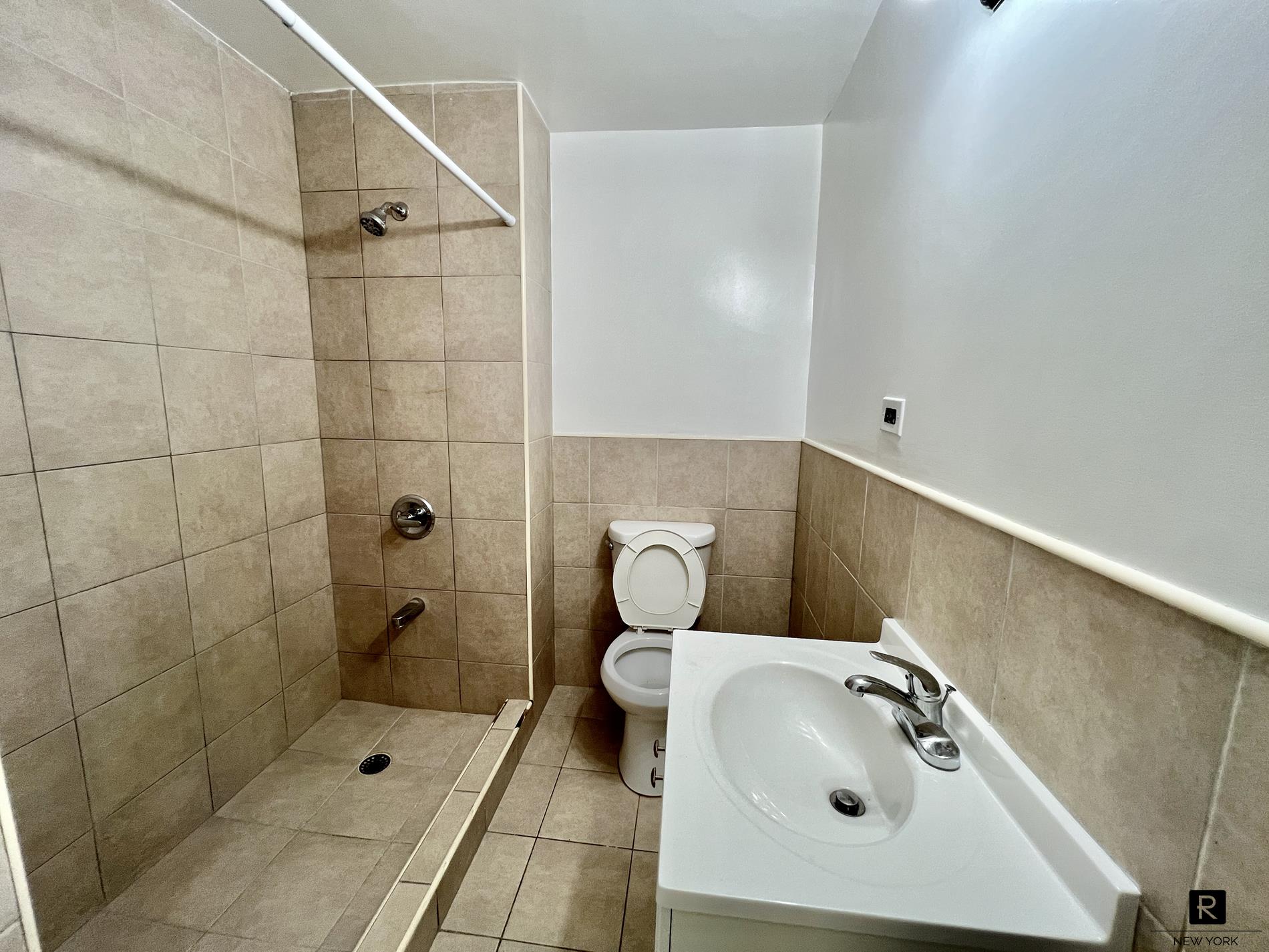 #6 photo, 106-15 Guy R Brewer Boulevard, Jamaica , NY 11433