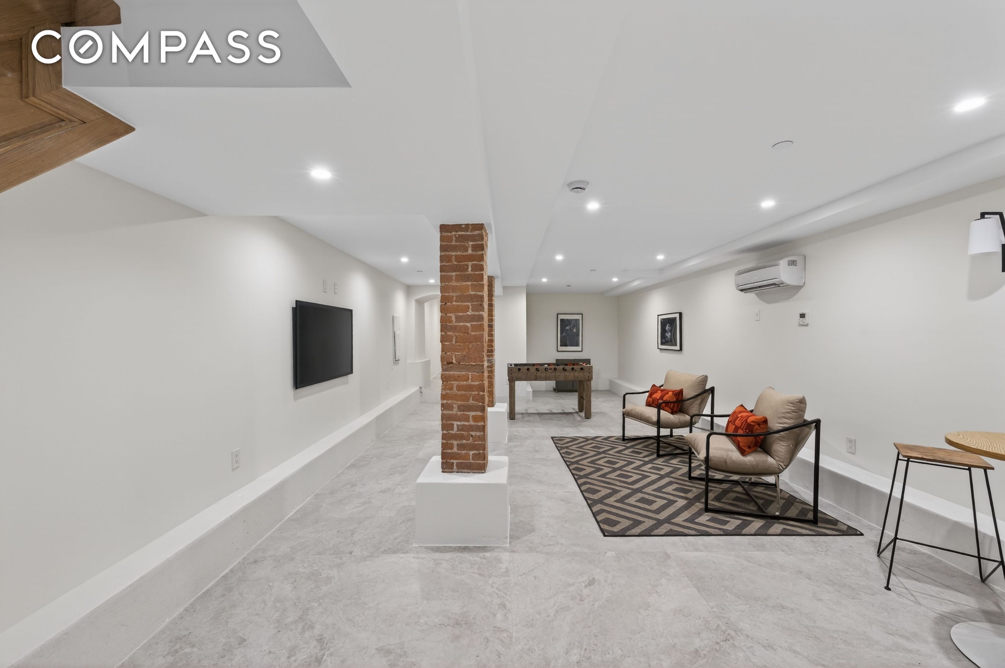 #14 photo, 228 Lenox Avenue, Harlem , NY 10027