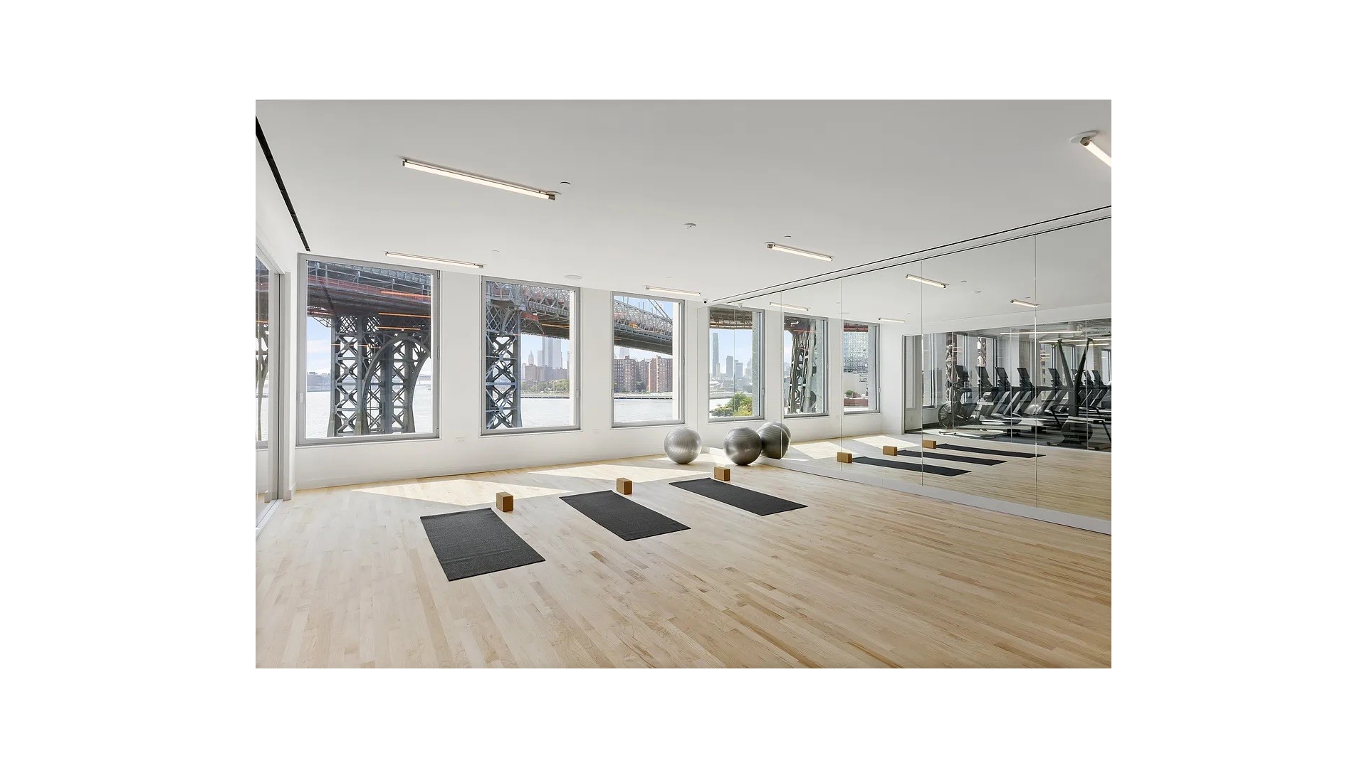 #16 photo, 8 S 4TH Street, Williamsburg , NY 11249