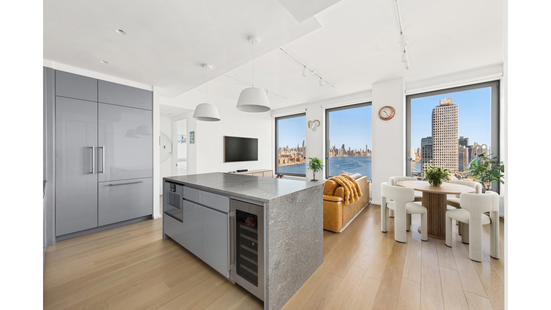 #4 photo, 8 S 4TH Street, Williamsburg , NY 11249