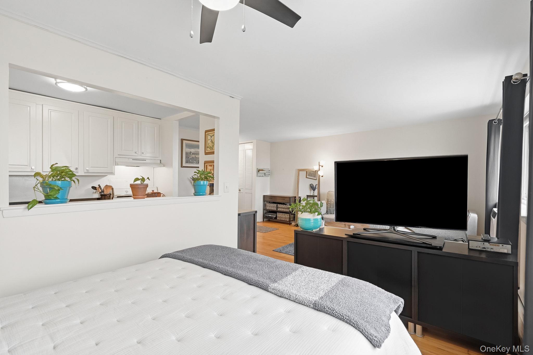 #12 photo, 395 Westchester Avenue, Port Chester , NY 10573