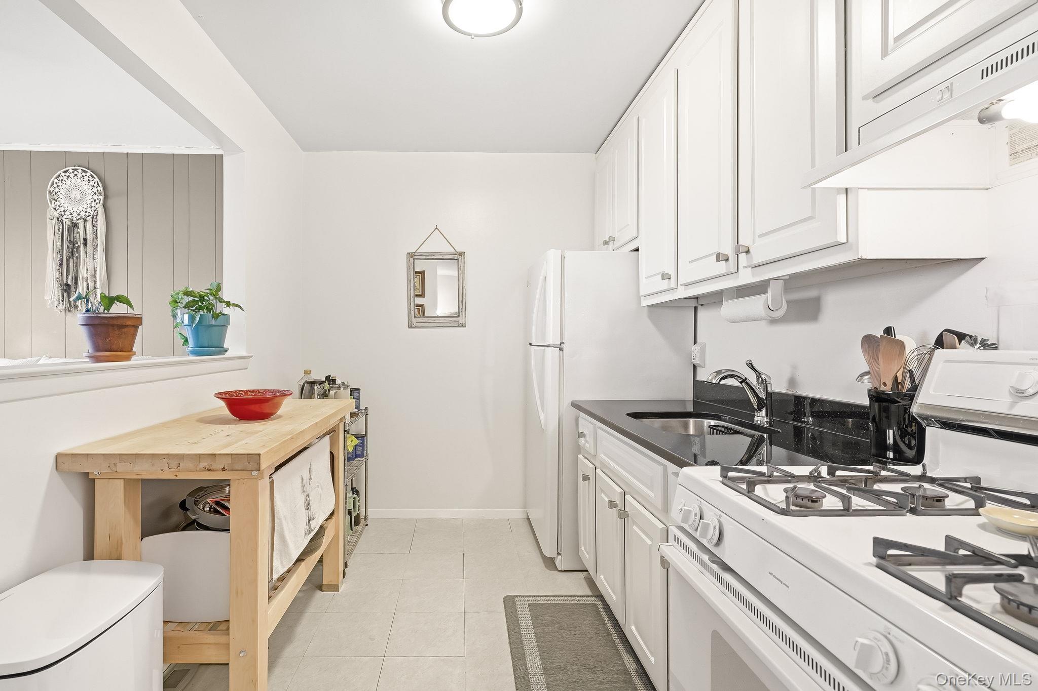 #13 photo, 395 Westchester Avenue, Port Chester , NY 10573