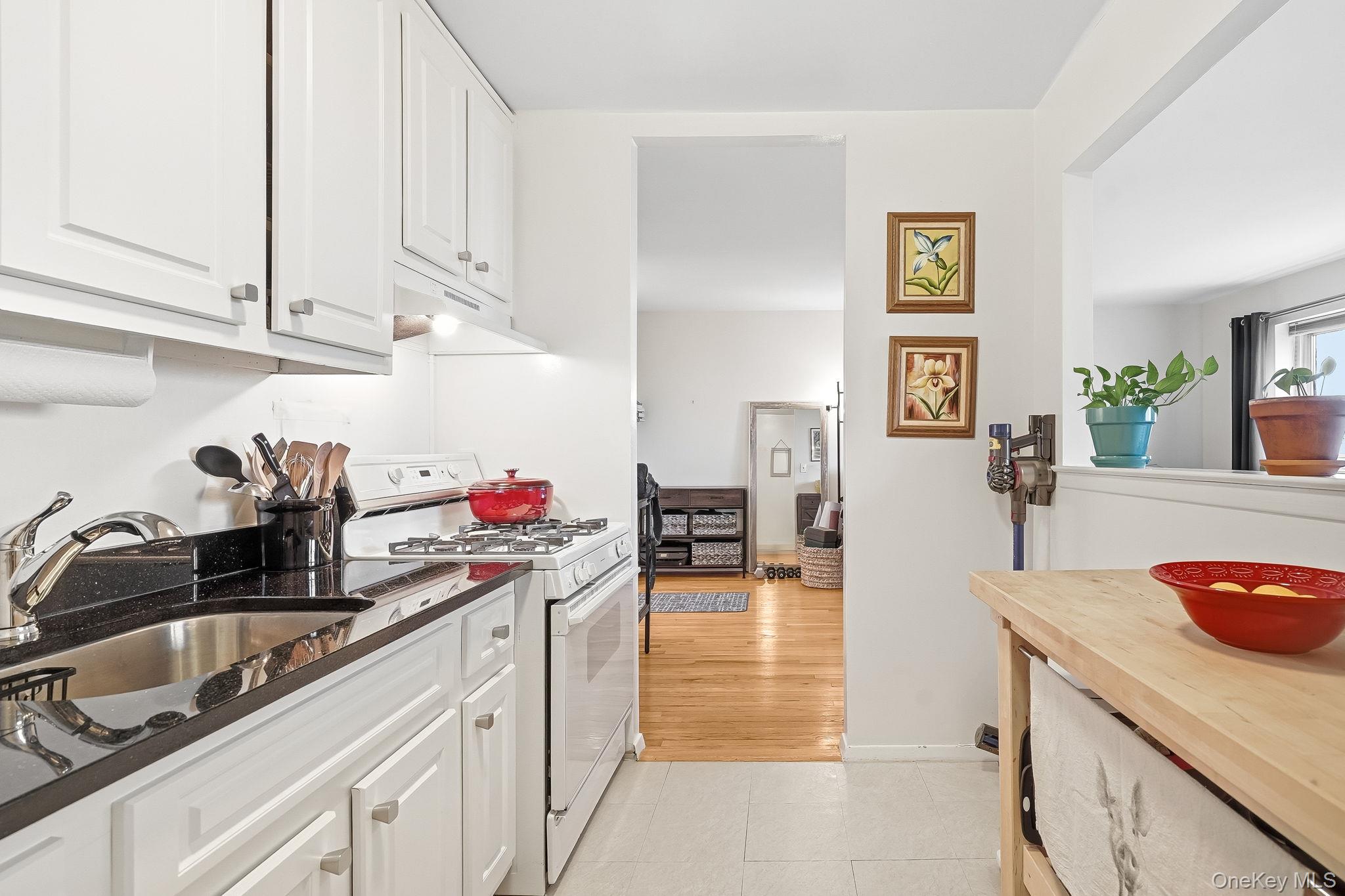 #14 photo, 395 Westchester Avenue, Port Chester , NY 10573