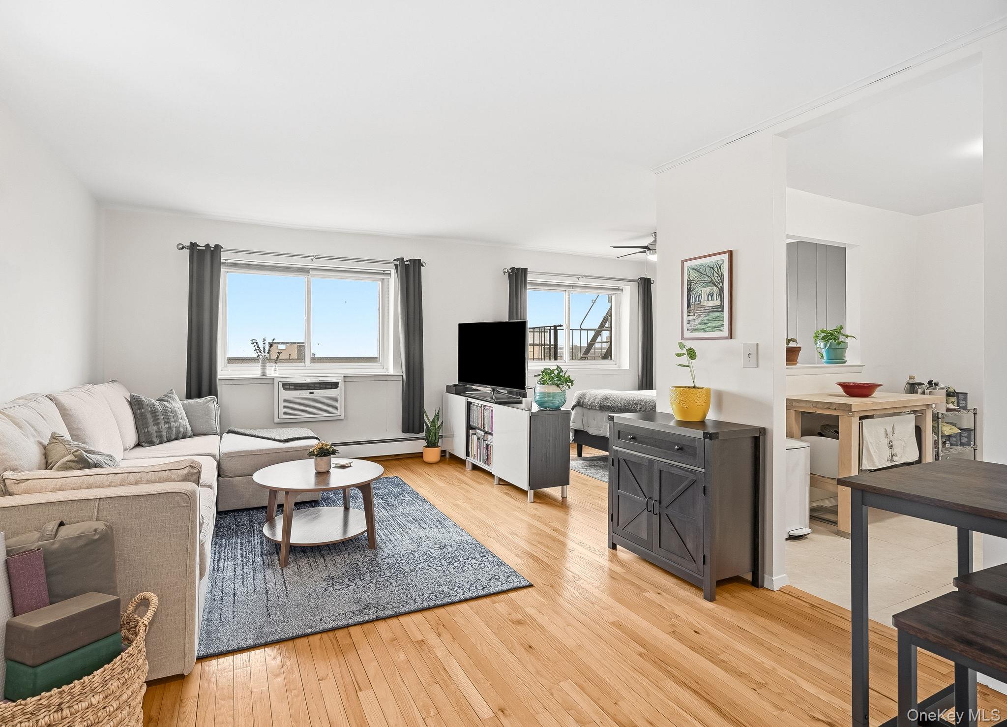 #5 photo, 395 Westchester Avenue, Port Chester , NY 10573