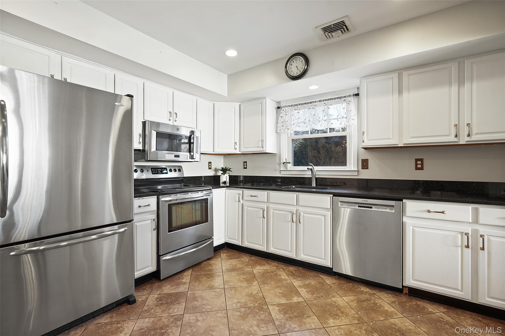 #10 photo, 1356 Artis Road, Shrub Oak , NY 10588