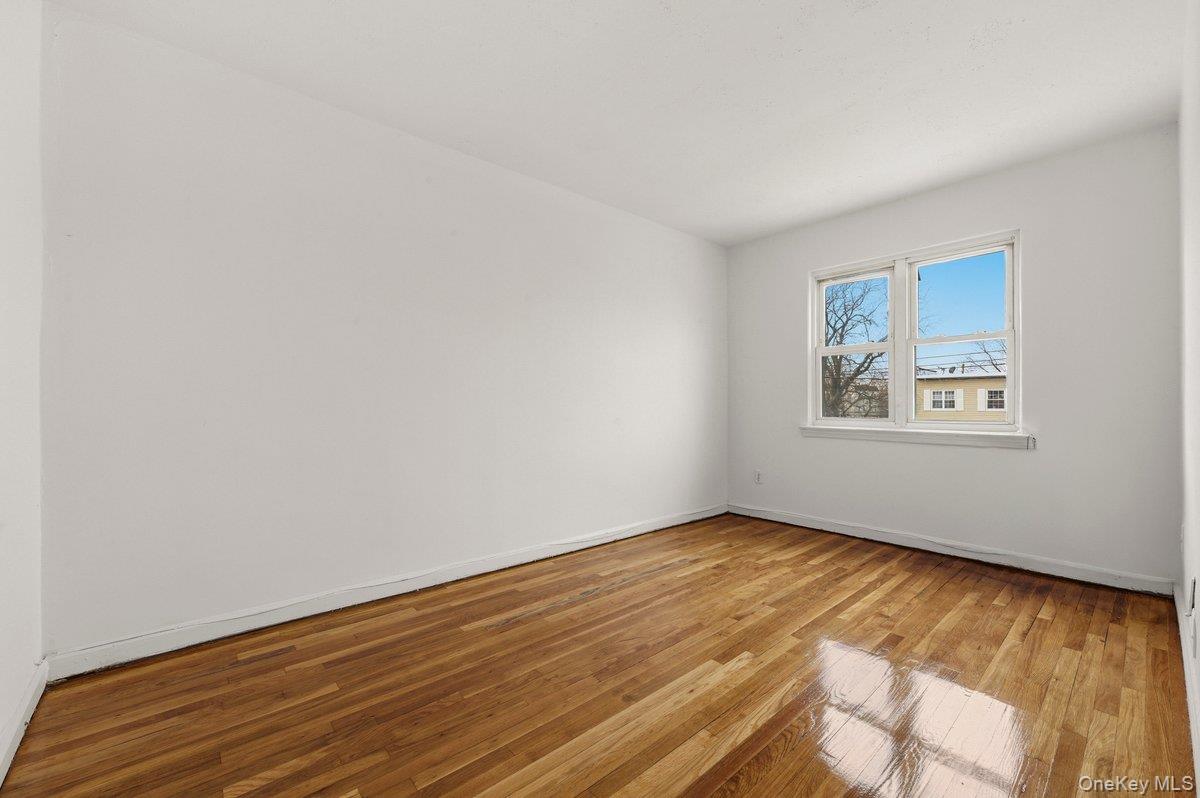 #17 photo, 220 Calhoun Avenue, ব্রঙ্কস Bronx , NY 10465