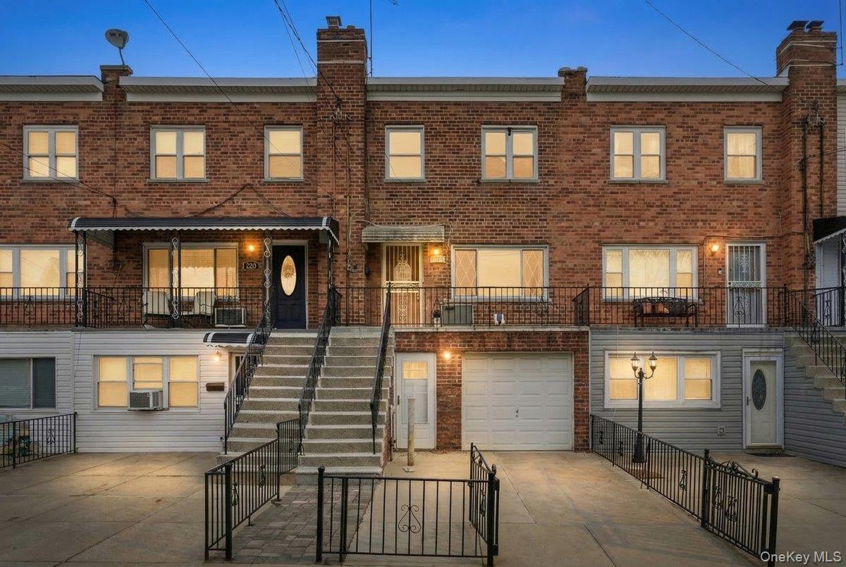 #2 photo, 220 Calhoun Avenue, ব্রঙ্কস Bronx , NY 10465