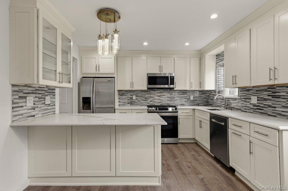 #7 photo, 220 Calhoun Avenue, ব্রঙ্কস Bronx , NY 10465