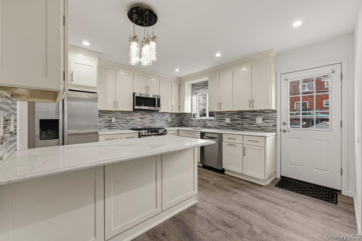 #8 photo, 220 Calhoun Avenue, ব্রঙ্কস Bronx , NY 10465