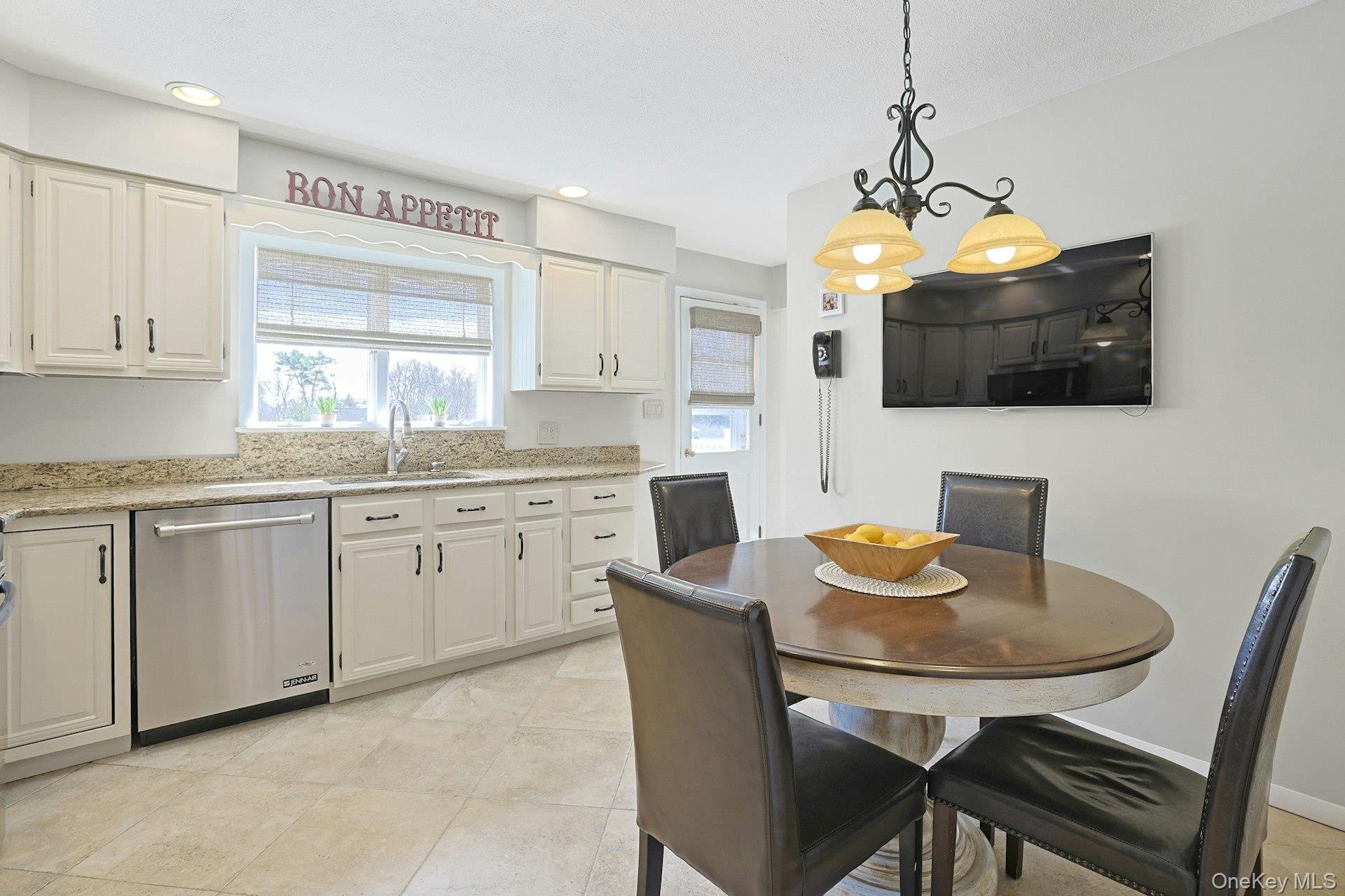 #14 photo, 12 Greenwood Lane, Valhalla , NY 10595