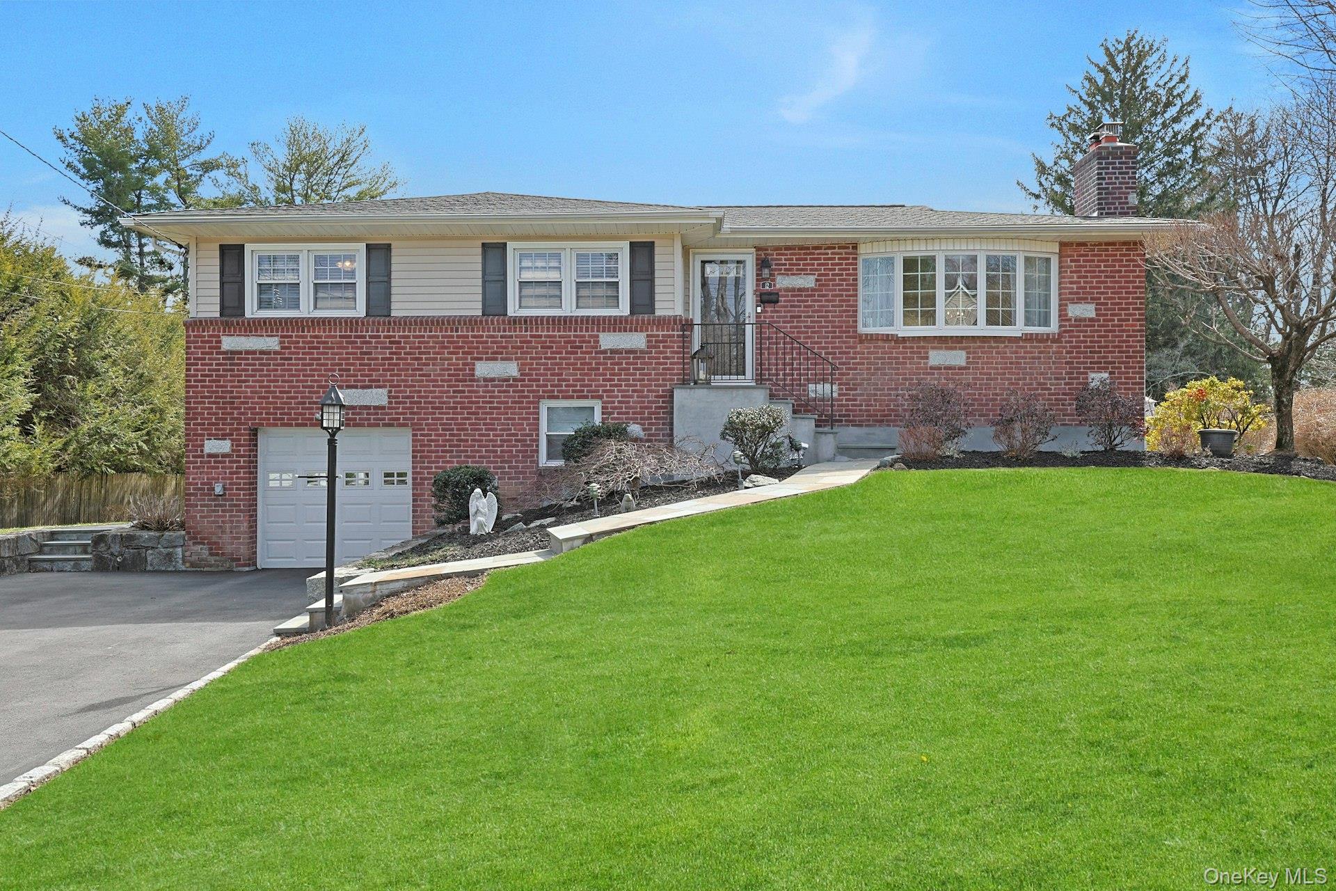 #2 photo, 12 Greenwood Lane, Valhalla , NY 10595