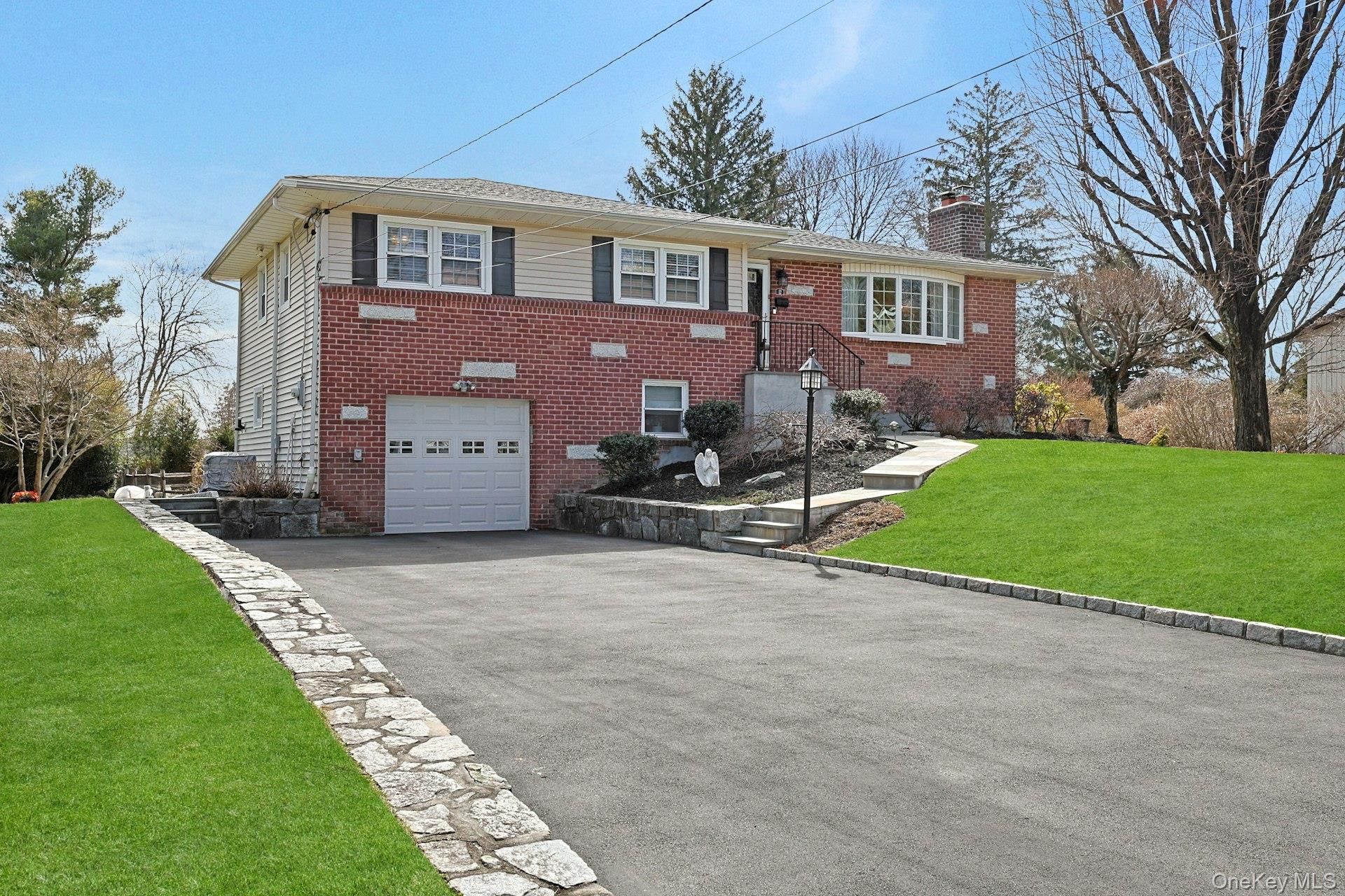 #3 photo, 12 Greenwood Lane, Valhalla , NY 10595