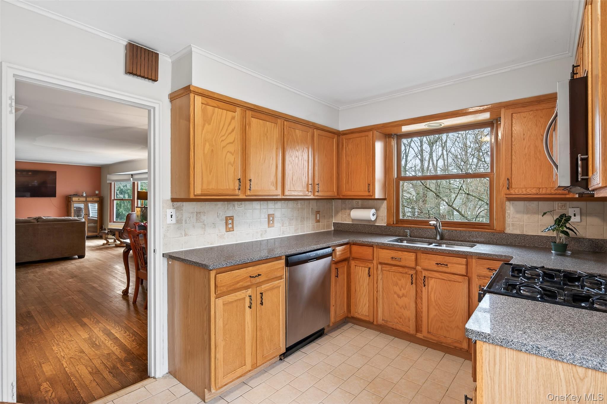 #11 photo, 9 Verne Place, Hartsdale , NY 10530