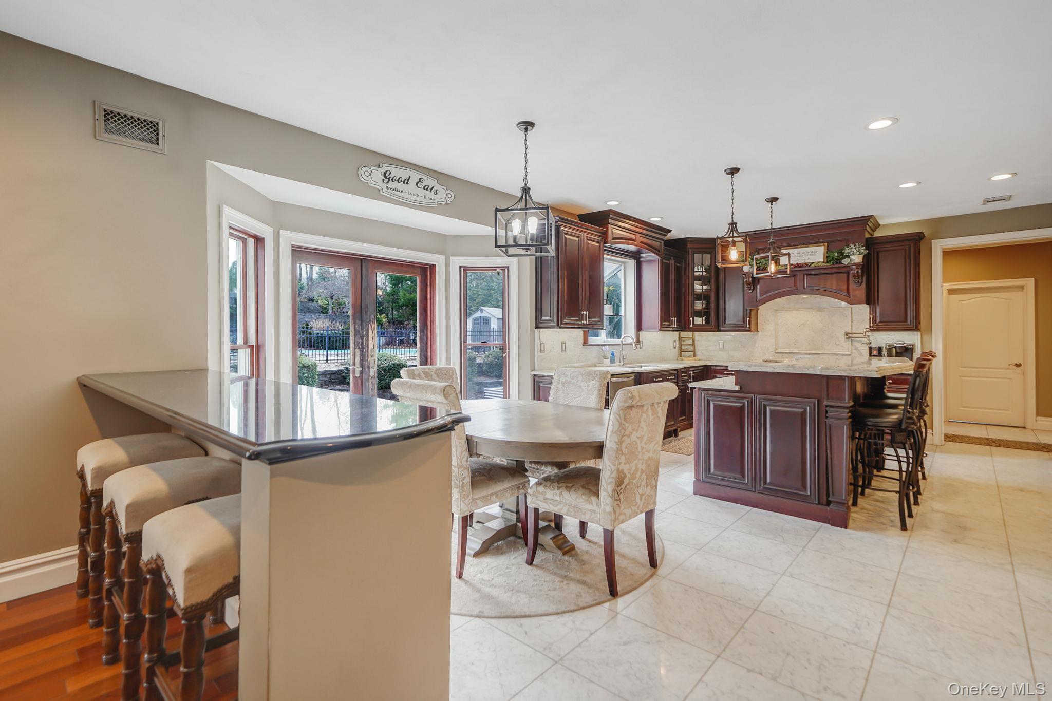 #11 photo, 8 Kimberly Court, সাফোক কাউন্টি Manorville , NY 11949