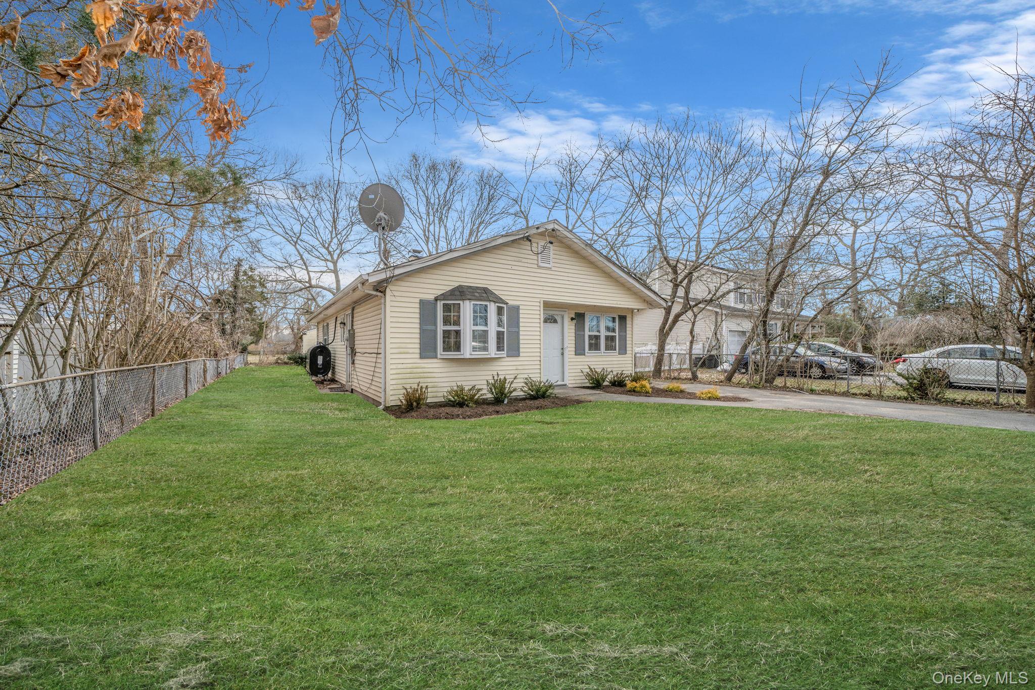 #2 photo, 38 Manor Drive, সাফোক কাউন্টি Shirley , NY 11967