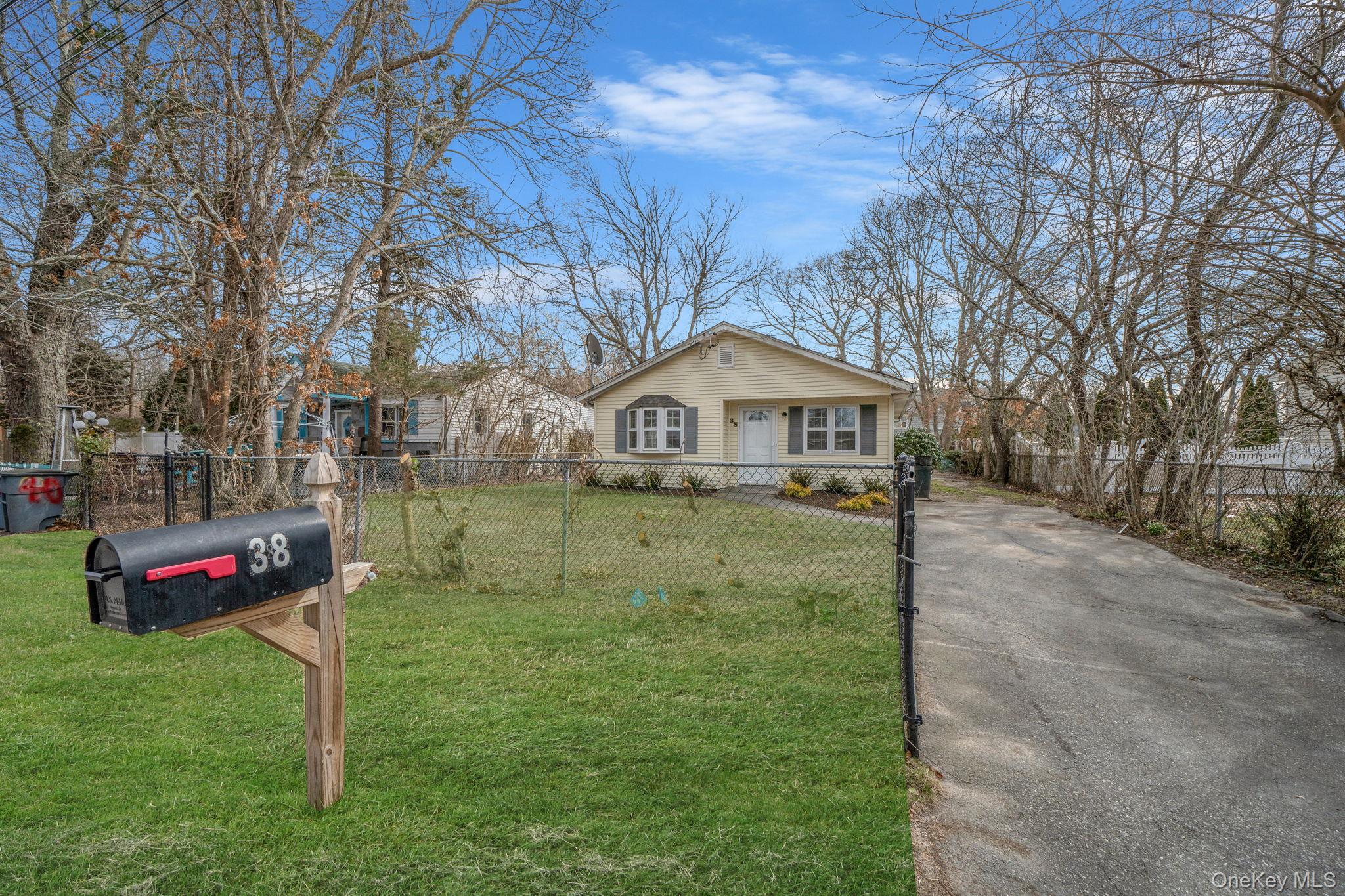 #4 photo, 38 Manor Drive, সাফোক কাউন্টি Shirley , NY 11967