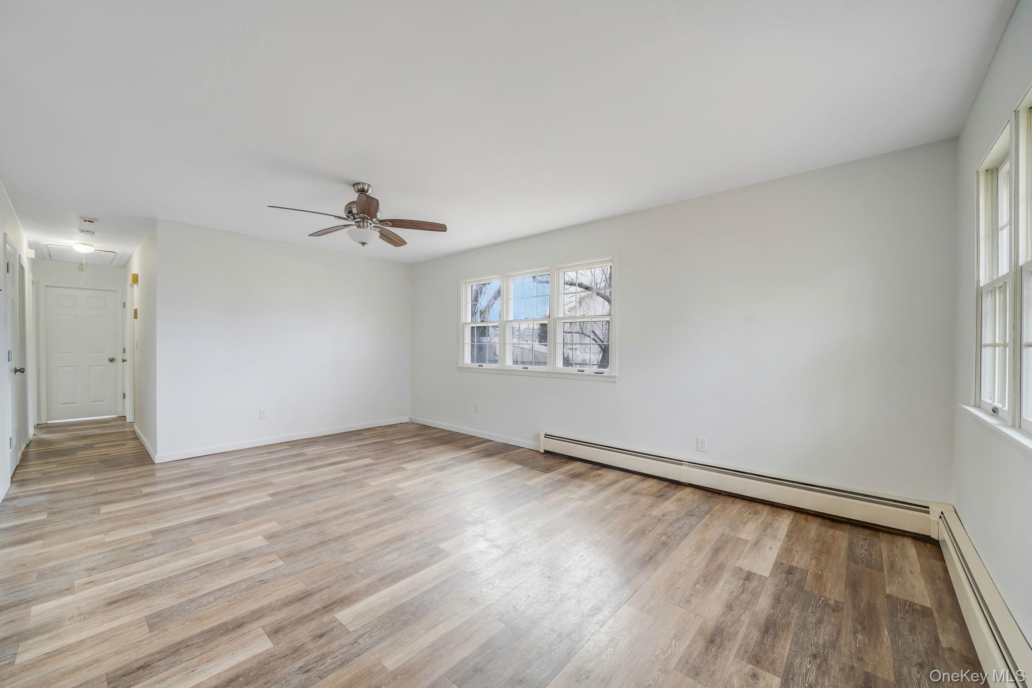 #8 photo, 38 Manor Drive, সাফোক কাউন্টি Shirley , NY 11967