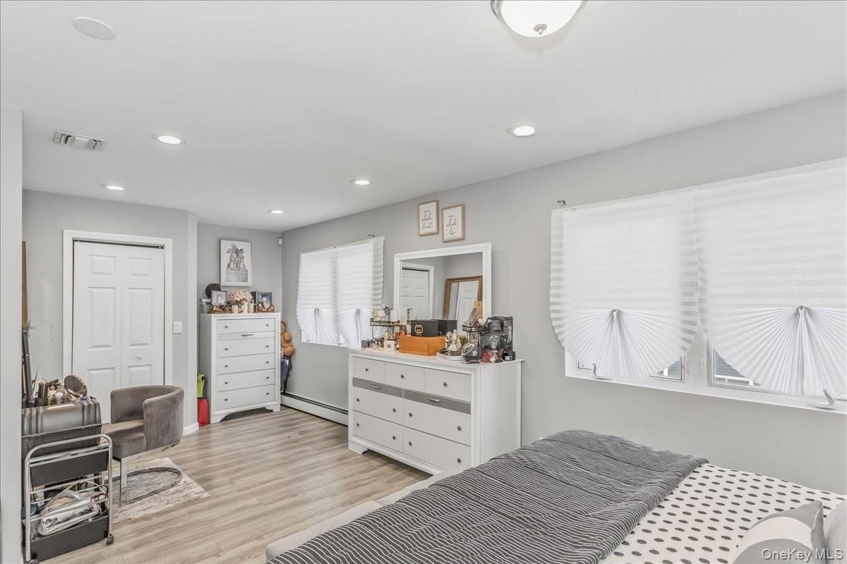 #12 photo, 4460 Merrick Road, Massapequa , NY 11758