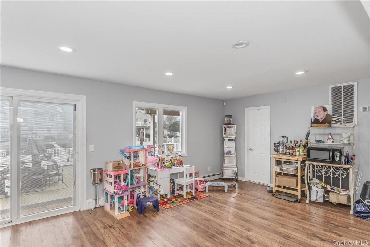 #17 photo, 4460 Merrick Road, Massapequa , NY 11758