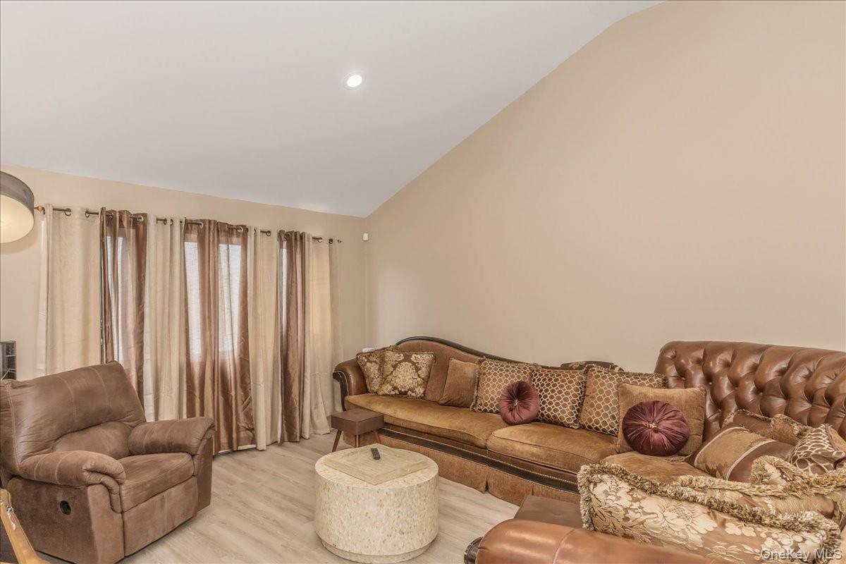 #8 photo, 4460 Merrick Road, Massapequa , NY 11758