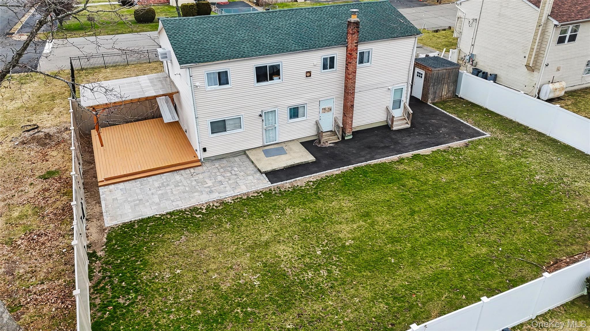 #11 photo, 46 S 26th Street, সাফোক কাউন্টি Wyandanch , NY 11798