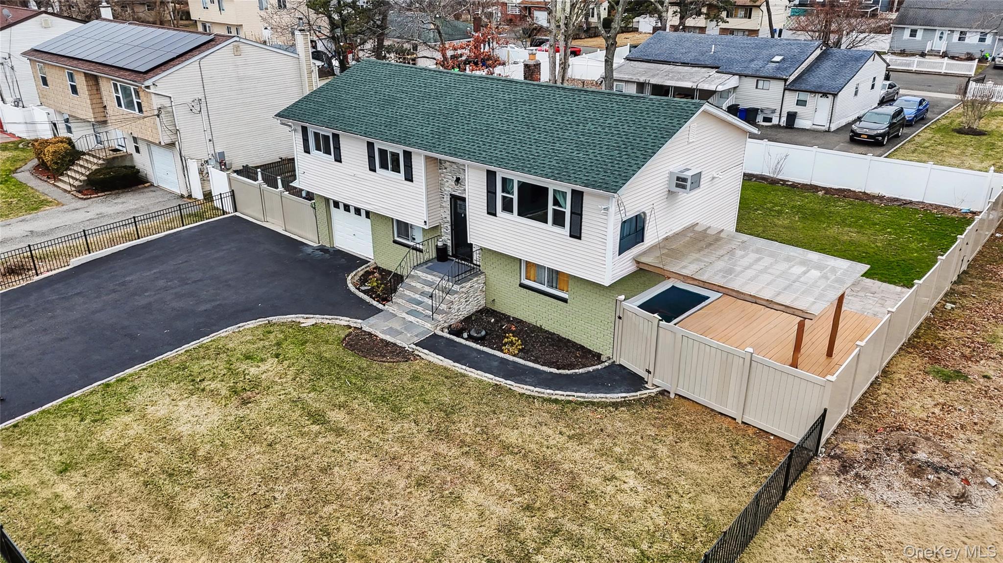 #2 photo, 46 S 26th Street, সাফোক কাউন্টি Wyandanch , NY 11798