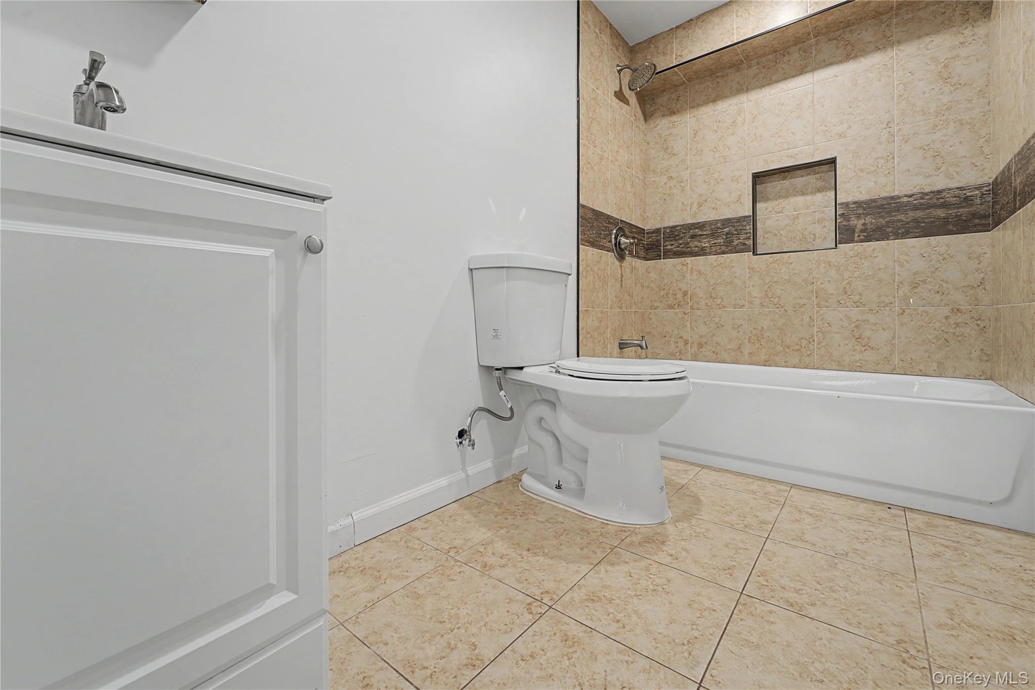 #9 photo, 46 S 26th Street, সাফোক কাউন্টি Wyandanch , NY 11798