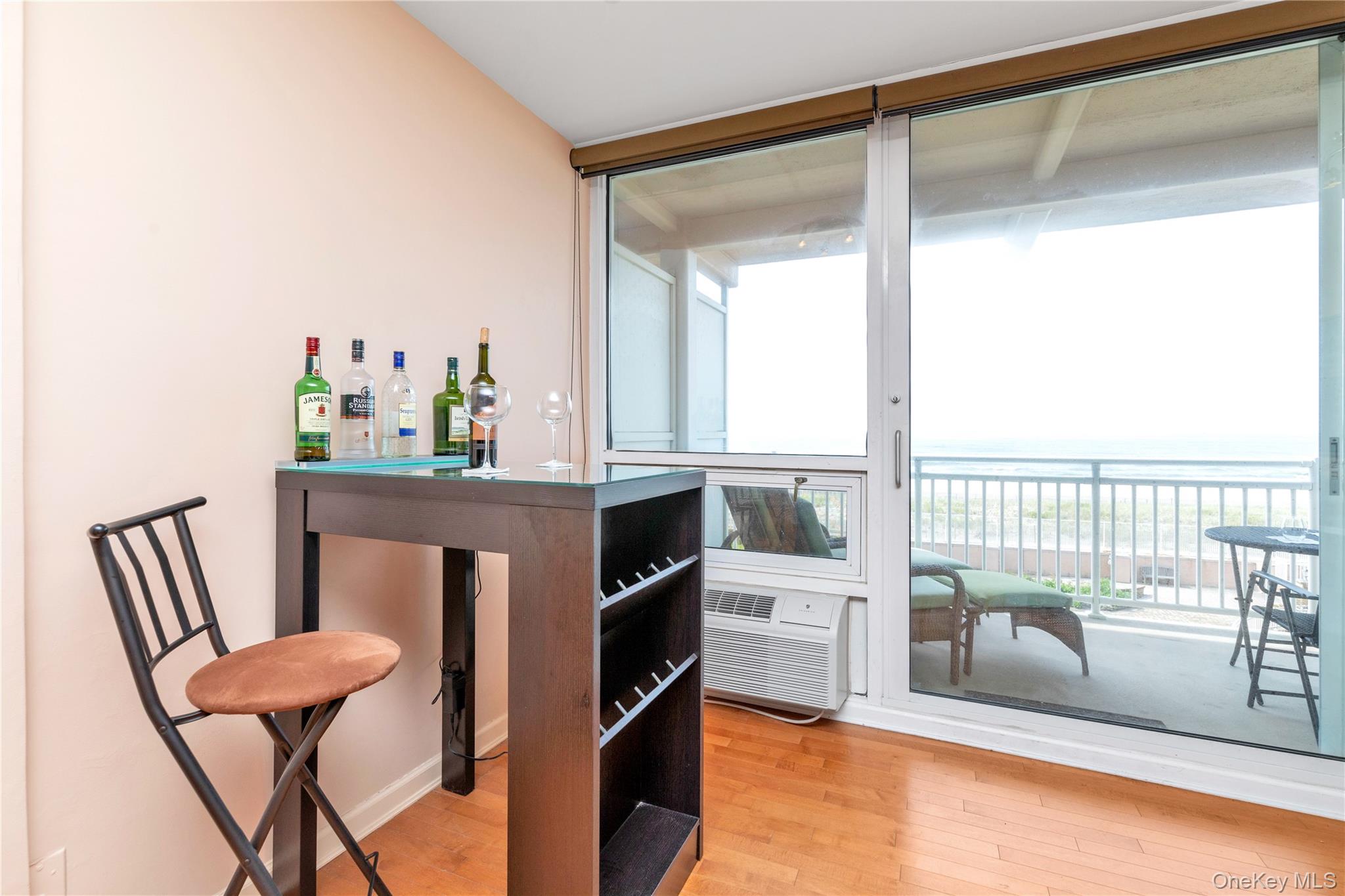 #6 photo, 830 Shore Road, নাসাউ কাউন্টি Long Beach , NY 11561